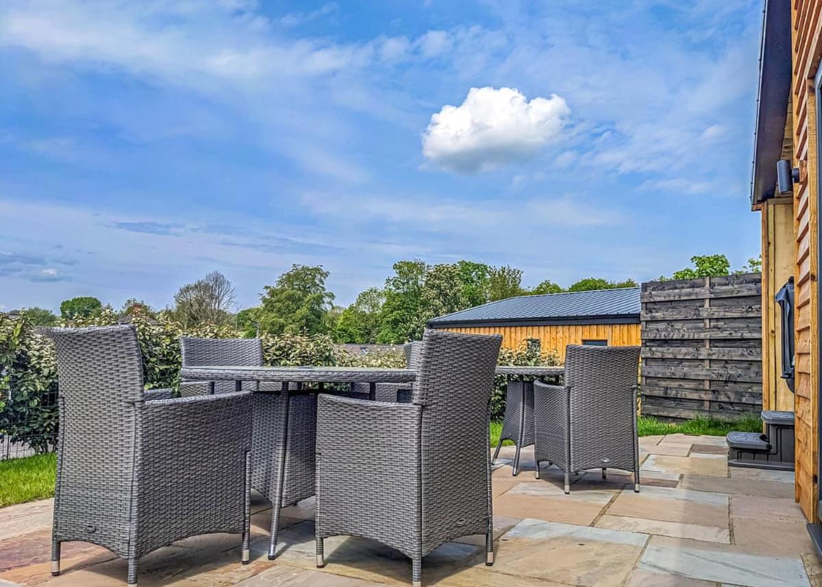 Hotel The Warrens At Foxtail Chirk Exterior foto